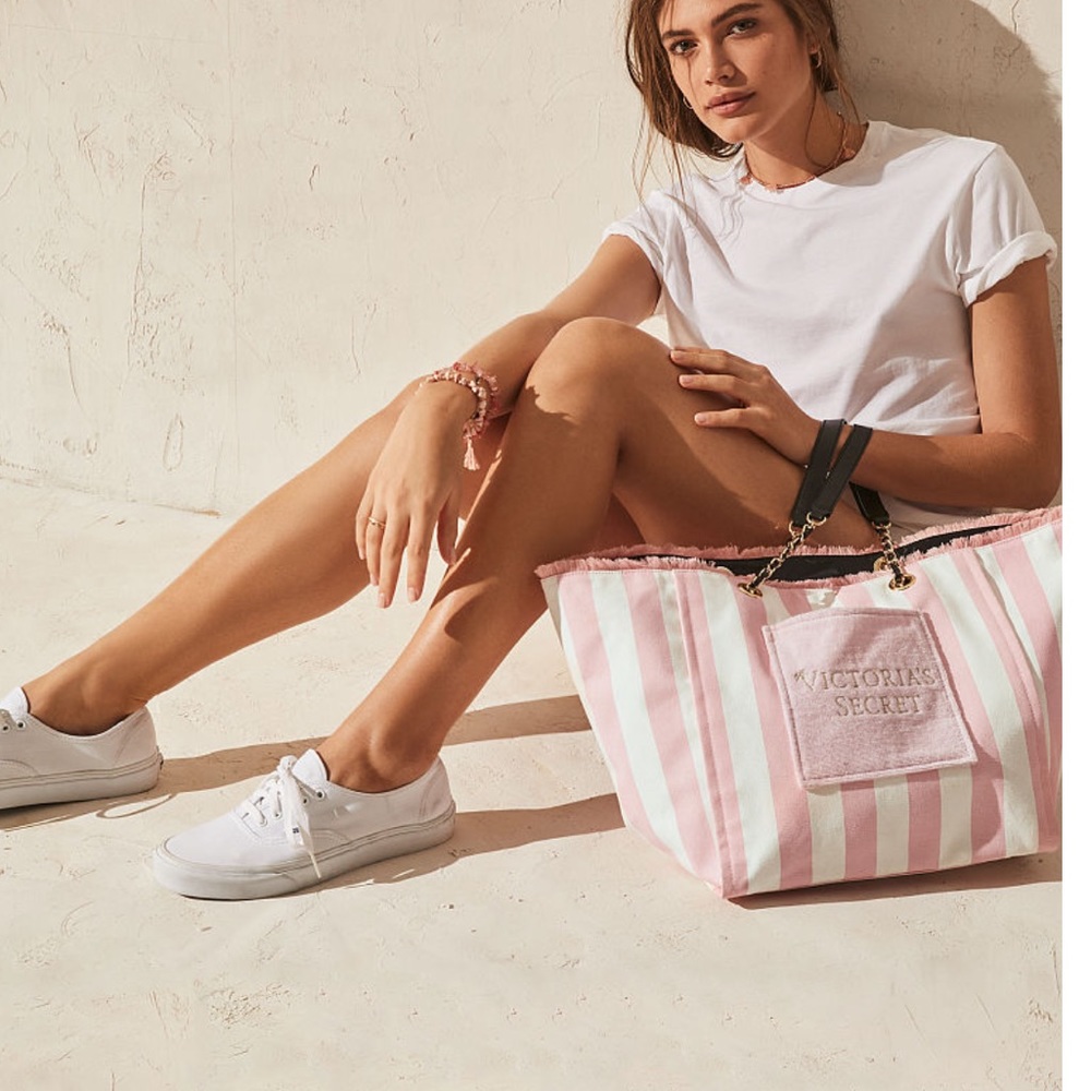 New! Victoria’s Secret tote